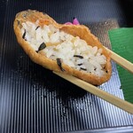 Monzen Soba Yamahiko - 山彦さんのお決まり！　五目稲荷(ひじき、人参、椎茸、竹の子、胡麻、胡桃)が入る　