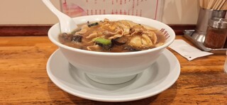 横濱飯店 - 斜めから