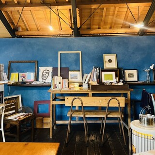 NeKi 額縁と珈琲_2