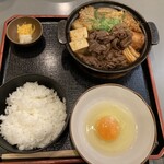 江戸菊 - すき焼き定食（ご飯蓋オープン）