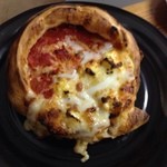 森のピザ工房 ルヴォワール - チーズの溶岩がぁ〜！！