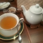 紅茶日和 - 保温を解いて.....
      注ぐと、柚子の香りがふわっとぉ〜(*^_^*)