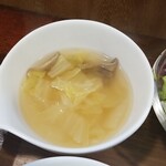 キッチン ブルー グローブ - はくさいと茸スープのアップ