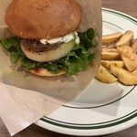 8LOUNGE - 