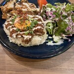 8LOUNGE - 