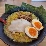 岩本屋 - らーめん（特盛り＋煮玉子）