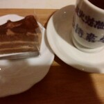 雪詩慕雲 - 生チョコケーキ、雪詩慕雲ブレンド(カップはルイ１４世珈琲を飲んだ時にいただいたカップ。)