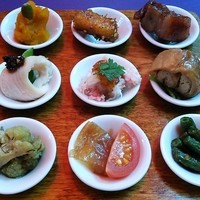 ワキヤ 一笑美茶樓 - 〈2013年6月〉
                クイックランチ：前菜9種