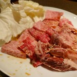 牛宗 まるなか - 絶品セット￥3480（右から上バラ、上ハラミ、上ロース）