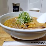 麺屋大地 - 味噌ラーメン 990円