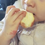 Bespoke - 子供は、ランチのパンをそのままで…