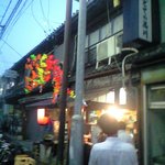 どての品川 - 店先にはお土産で買って帰る方の行列が