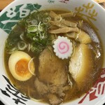 そば作 - 料理写真:鶏白湯しょうゆらーめん　880円