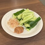 やきとん えん家 - 梅胡瓜　299円
