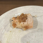 やきとん えん家 - ささみに、梅肉をon