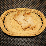 プールトワ - ランチコース 2000円 のパン