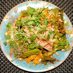 プールトワ - ランチコース 2000円 の田舎風パテとサラダ