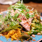 プールトワ - ランチコース 2000円 の田舎風パテとサラダ