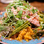 プールトワ - ランチコース 2000円 の田舎風パテとサラダ