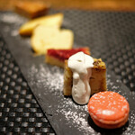 プールトワ - ランチコース 2000円 のデザート盛り合わせ