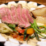 プールトワ - ランチコース 2000円 のトモサンカクのステーキ