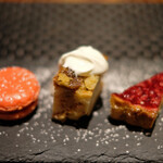 プールトワ - ランチコース 2000円 のデザート盛り合わせ