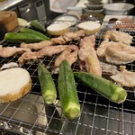 炭火を囲む わだ - 