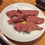 炭火ホルモン焼酒場 恵の家 - 