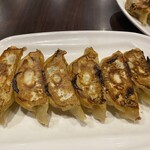 Bamiyan - 2024/01/10
      本格焼餃子 296円→219円×2皿
      ✳︎アプリクーポン