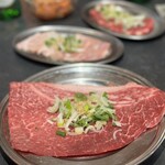 焼肉・ホルモン酒場 肉乃山 - 