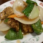 かどや飯店 - 酢豚。油通しした野菜のシャキシャキと豚天コンビ最強(`•ω•´)b