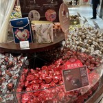 リンツ ショコラ ブティック  - 内観