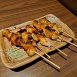 完全個室居酒屋 季作 - 焼き鳥５本盛り(タレ)