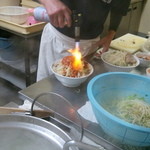 学 - (2013年12月再訪)バーナーで味噌と豚を炙る・・・