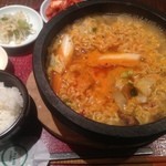 韓国焼肉料理専門店 にくやき味 - チゲラーメン
