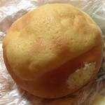 ピースベーカリー - ふわふわクリームパン〜120円