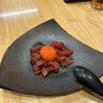 まぐろ小屋 別邸 - まぐろのユッケ