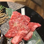 Seiniku Oroshi Tonya Choku Ei Yakiniku Ten Gyuujirou - カルビ