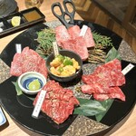 精肉卸問屋直営焼肉店 牛次郎 - 牛次郎盛り