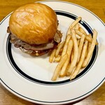 ザ ハンバーガー - 「Ron's Burger(1740円)+ポテトセット(+250円)」です
