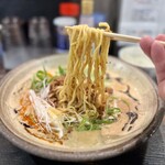 Ramen Hatsudaiya Shiro - 麺リフト。