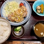 シンヨコ商店 - 日替わり定食（油淋鶏定食）