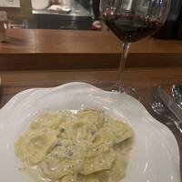 vino italiano zizi cucina - 以前伺った時にいただいたゴルゴンゾーラのラビオリ。とても美味。今日はお腹いっぱいになってしまったので次回はオーダーしたい。
