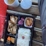 Taimu - 生姜焼き弁当、味噌汁付き（＾∇＾）