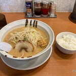 濃厚味噌ラーメン 北のれん - 料理写真: