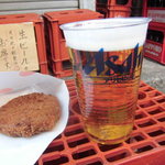 越後屋酒店 - メンチとスーパードライ　ツーショット（どこのお店のメンチでしょう？）