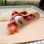 ソッリーゾ - フルーツがほんのり甘いクロスタータ