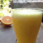 ソッリーゾ - お好きな果物と野菜を組み合わせ。スムージー