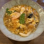 饗華 - 伸ばして伸ばして長ーい麺が入ってます。