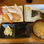 Furukawa - にぎり寿司(味噌汁付) 980円
                        コロダイ塩焼き 300円